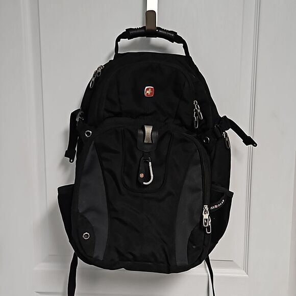 SwissGear Smart Scan Airflow Laptop Backpack for work or travel - Black